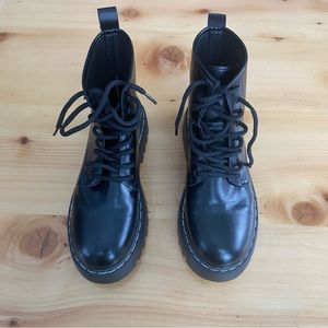 Dr Marten Combat Boots (BLACK) look-a-like
